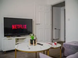 Stylish 2-Bedroom newbuild home near the Birmingham Airport and near the NEC