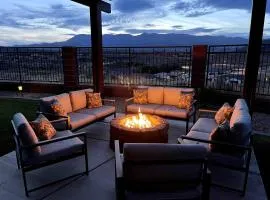 Near Zion Sunset Views Sleeps 8 Fire Pit