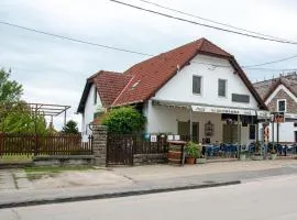 Encian Apartmanház Tihany