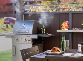 Candlewood Suites Coralville - Iowa City by IHG, hotel di Coralville