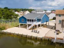 Turtle Bay - Waterfront & a screened porch!
