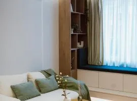 SXB Skyline Luxury Suite