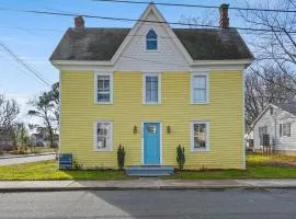 Windsor House - In town historic charm
