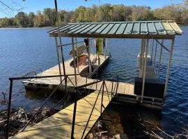 Lakefront Retreat