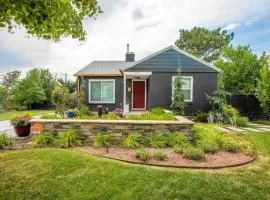 Prime Location Home with Hot Tub l Midtown