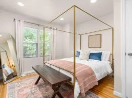 Prime Location Home with Hot Tub l Midtown