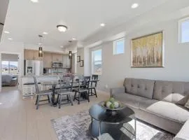 Silver Creek Townhome with Hot Tub l Poppy