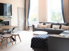 3-Bed gem with Bath Abbey views