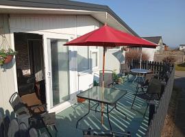 yeolde Seashak Detached Cottage 2 bedroom NOV SPECIALS FREE Electric LOW PRICES BRING YOUR DOG ENJOY