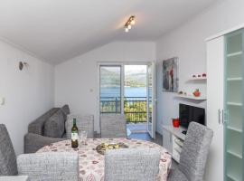 One Bedroom Apartment with Balcony and Sea View CRVENI, h&eacute;bergement &agrave; Ston