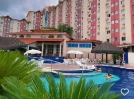 Apartamento no hotel Hot Springs com hidromassagem no quarto