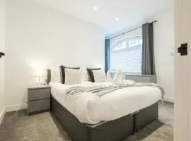 1BR Centrally Located Apt with Self Check-In, Wi-Fi, In-unit Laundry, Parking Near Hull University, MKM Stadium, Hull Royal Infirmary, Hull Marina & The Deep Aquarium