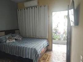 Quarto mobiliado