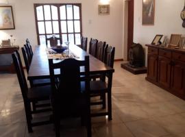 La Paz Casa de campo, hotel i Capilla del Monte