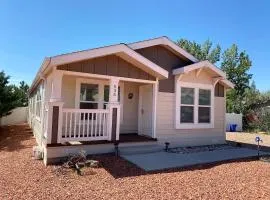 Cute Kanab Cottage Pet-Friendly & Modern