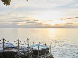 Casa Verde Cliff Resort & Spa