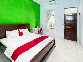 RedDoorz Seven 71 One, hotel v destinaci Manna