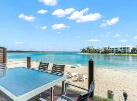 Noosa Riverfront Apartment Unit 7