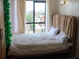 Cozy Apartment off Ngong Road, hotel in Nairobi