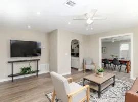 SUPER CUTE 3 BR 1 BA WIFI Smrt TV 2 Living RM