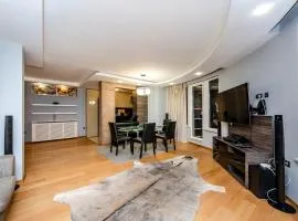 Sofia Luxury 3-Bed Penthouse Apartment Sleeps 6