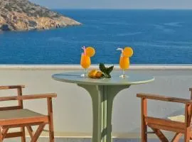 Kalados -Beachfront Studios-