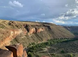 Aasvogelkrans Farm Cottages & Camping