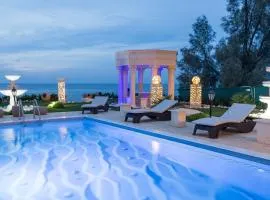 Luxury Beachfront Villa with a Pool