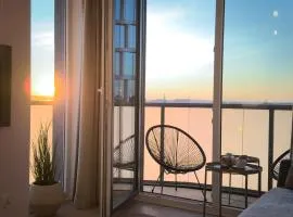 URBAN APARTMENTS Global Premium 11th Floor No 23 Free Garage Self Check-in, No Deposit
