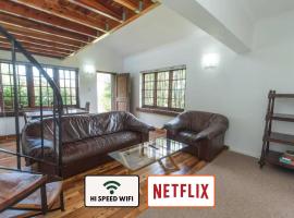 Verdi Luxury Cottage 4, hotel in Emerald Hill