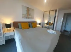 Lovely Stylish 2 bedroom serviced apartment in Sheffield FREE WiFi