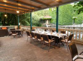 Salugral Termal Resort, spa hotel in Herv&aacute;s