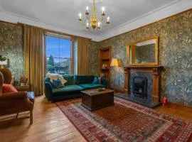 2 bed period Victorian property in historic town