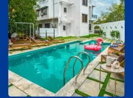 EKOSTAY - Amanta Villas- 15BHK & 21BHK with Complimentary DJ for 21BHK I 2 Pools I 2 Turfs