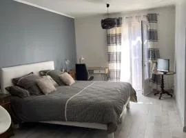 Chambre meublée