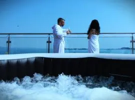 Happy Hotel Atelier Gardone Riviera Centro & Beach