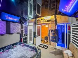 Private Spa Apartment In Maerdy Hot Tub & Sauna