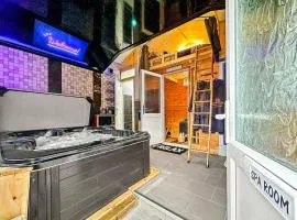 Maerdy Mini-Spa Meltaway Hot Tub & Sauna