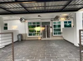 Roza Homestay