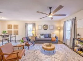 Sunny Sagebrush Stay - Suite