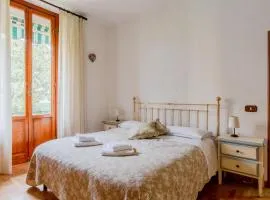 GuestHost - An Oasis in Florence - Roomy Flat with Parking