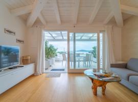 Acqualife Attico 7, hotel in Cannigione