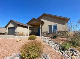 Beautiful Family and Pet-Friendly Home Near National Parks with NEW Hot Tub
