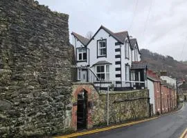 Bryn Aber-The House on the Hill