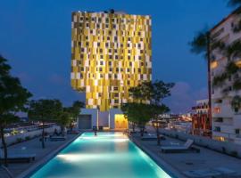 Cozy Three Bedroom Apartment at Villaggio, hotel com piscina em Acra