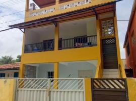 Yellow House Itapuama, hotel in Cabo de Santo Agostinho