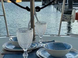 Charming Sailboat, Hotel in Lissabon