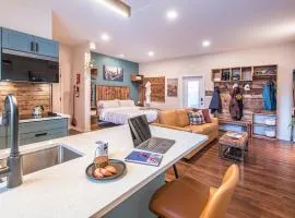 Sparkling NEW Rossland Midtown Studio Apartment