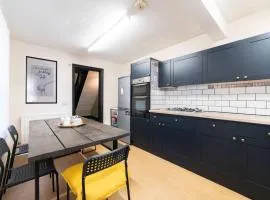 Best Work Stays 4 Bedroom Washer FreeParking