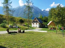 Chalet Vrsnik Hideaway, hotel v destinaci Soča